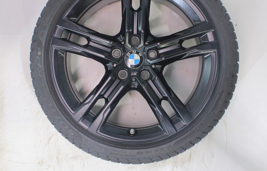 BMW BMW 1 2 serie F40 F44 2 serie Gran Coupe 556M 18 inch velgen Pirelli Runflat Winterbanden Nieuw Origineel