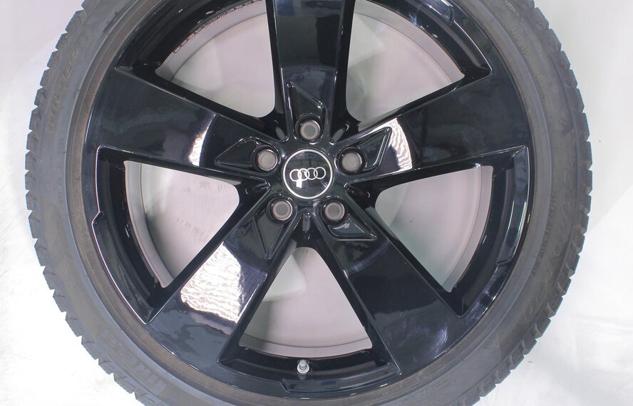 Audi A6 C8 vanaf 2018 20 inch velgen Pirelli Winterbanden Origineel