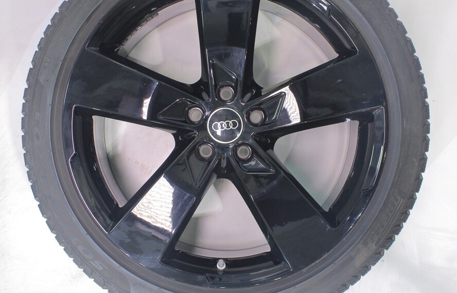 Audi A6 C8 vanaf 2018 20 inch velgen Pirelli Winterbanden Origineel