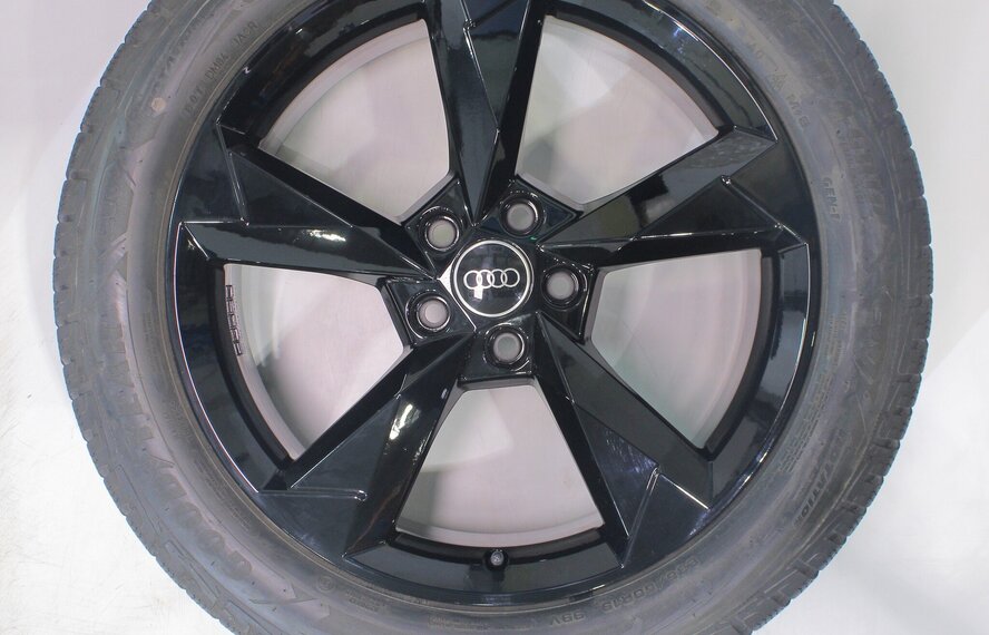 Audi Audi Q3 SQ3 F3B 19 inch velgen Goodyear Winterbanden Origineel