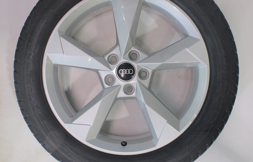 Audi Audi Q3 SQ3 F3B 19 inch velgen Goodyear Winterbanden Origineel