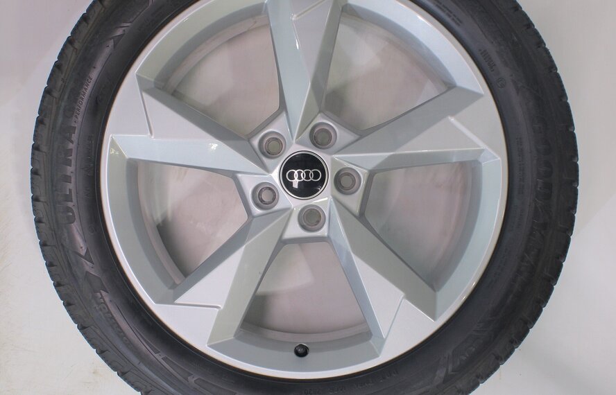 Audi Audi Q3 SQ3 F3B 19 inch velgen Goodyear Winterbanden Origineel