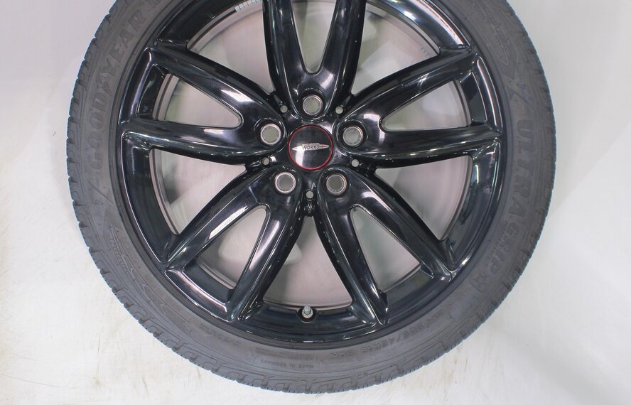 Mini Clubman F54 JCW815 18 inch velgen Goodyear Winterbanden Origineel