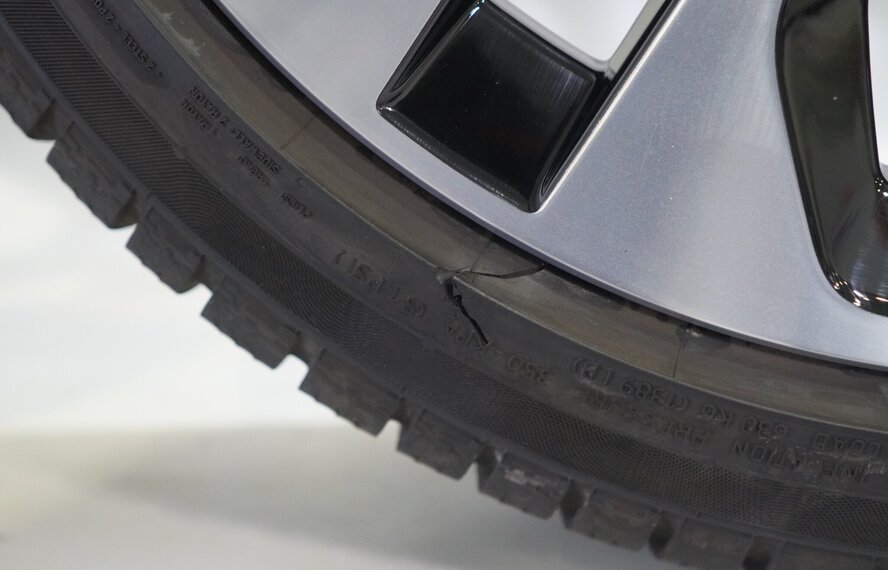 Audi Audi A3 S3 8Y 8V S-line 18 inch velgen Continental Winterbanden Origineel