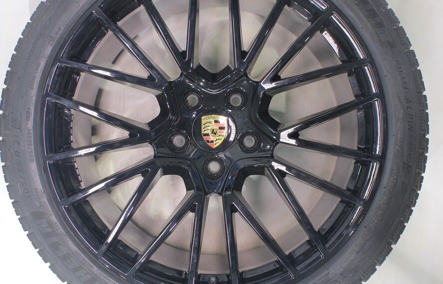 Porsche Porsche Cayenne Coupé 21 inch velgen Michelin Winterbanden Origineel