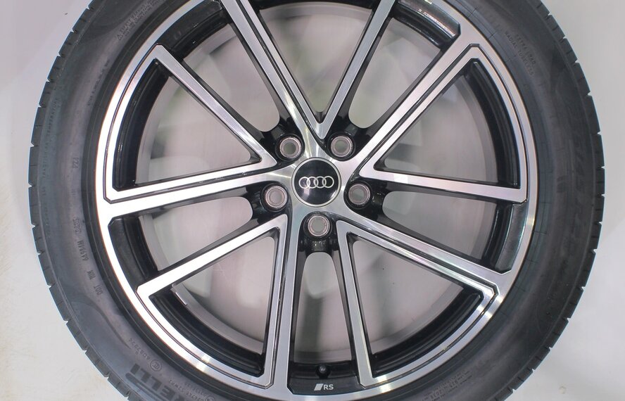 Audi Audi Q5 8MA S-line 20 inch velgen Pirelli Zomerbanden Origineel