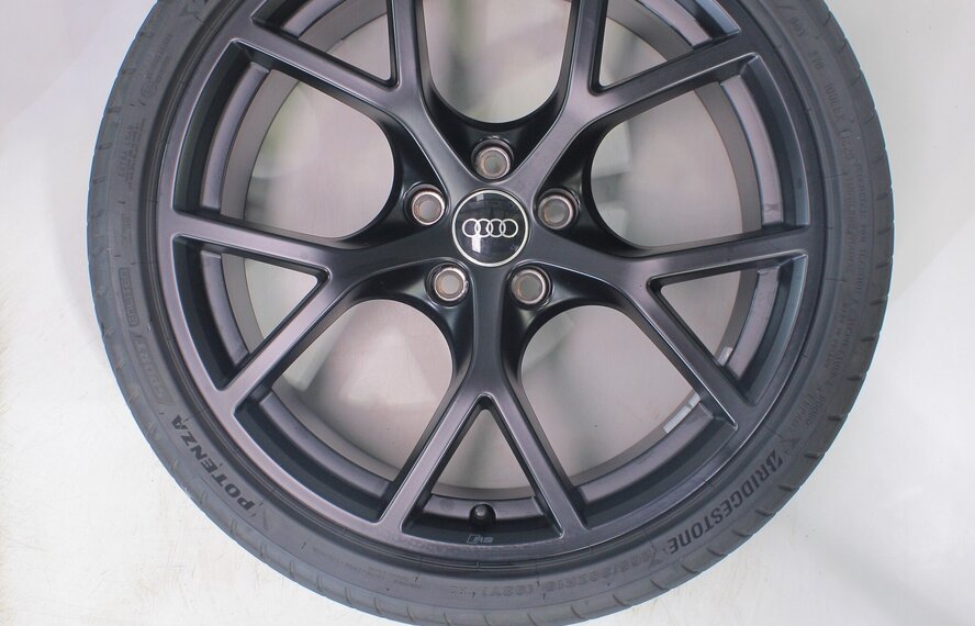 Audi Audi RS3 8Y 19 inch velgen Bridgestone Zomerbanden Origineel