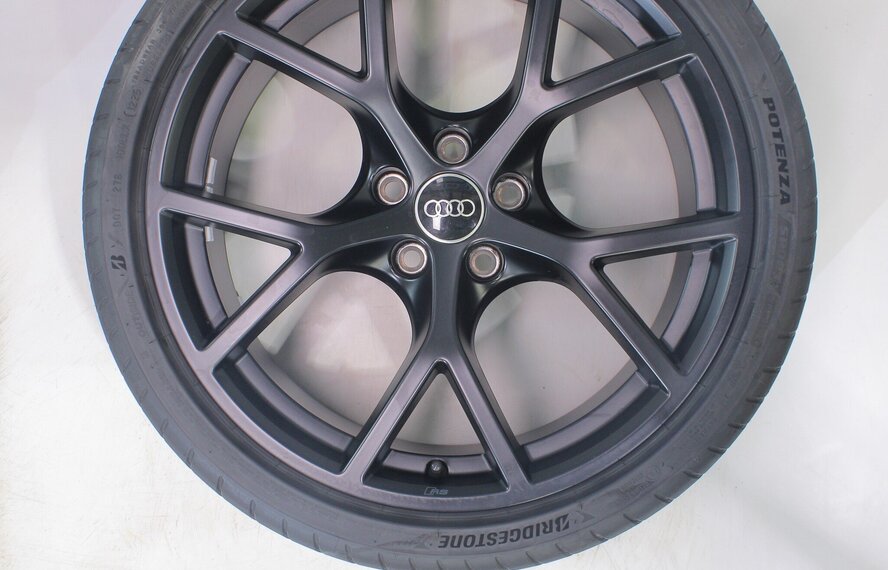 Audi Audi RS3 8Y 19 inch velgen Bridgestone Zomerbanden Origineel