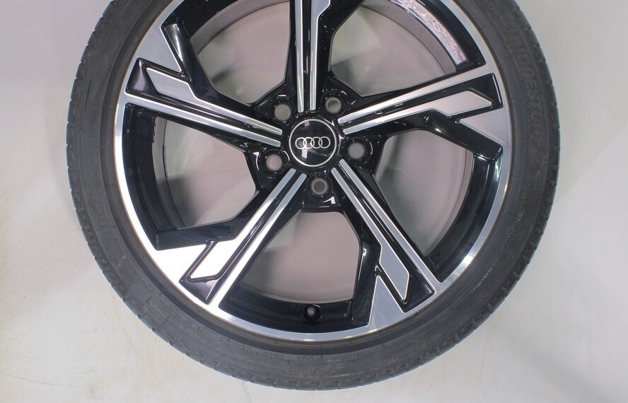 Audi Audi A3 S3 8Y 8V 18 inch velgen Bridgestone Zomerbanden Origineel