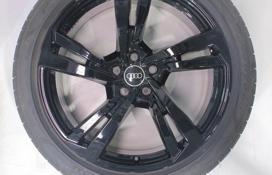 Audi Audi A6 A7 4K C8 20 inch velgen Pirelli Zomerbanden Origineel