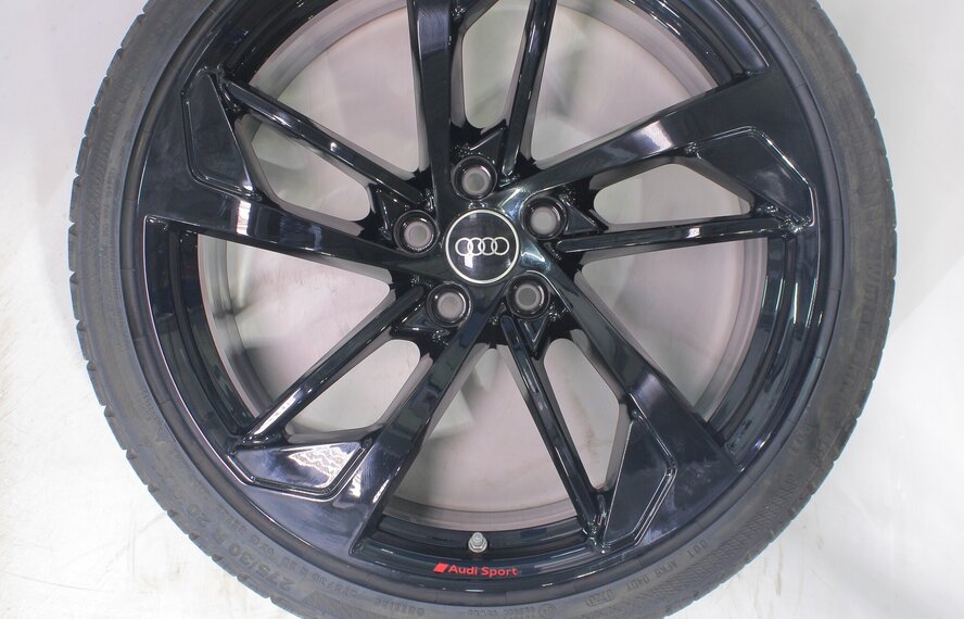Audi Audi RS4 20 inch velgen Continental Winterbanden Origineel