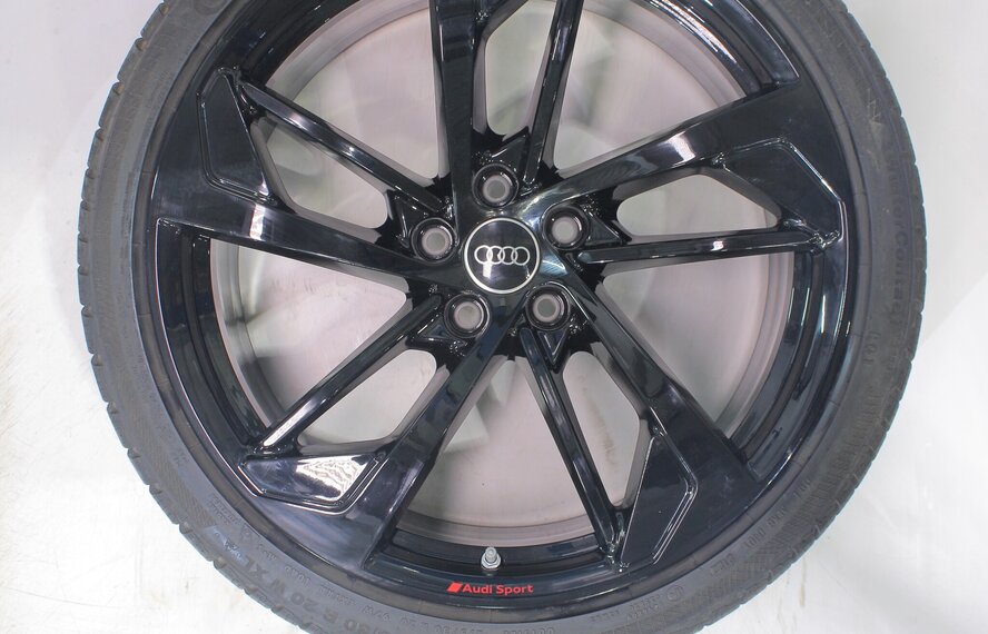 Audi Audi RS4 20 inch velgen Continental Winterbanden Origineel