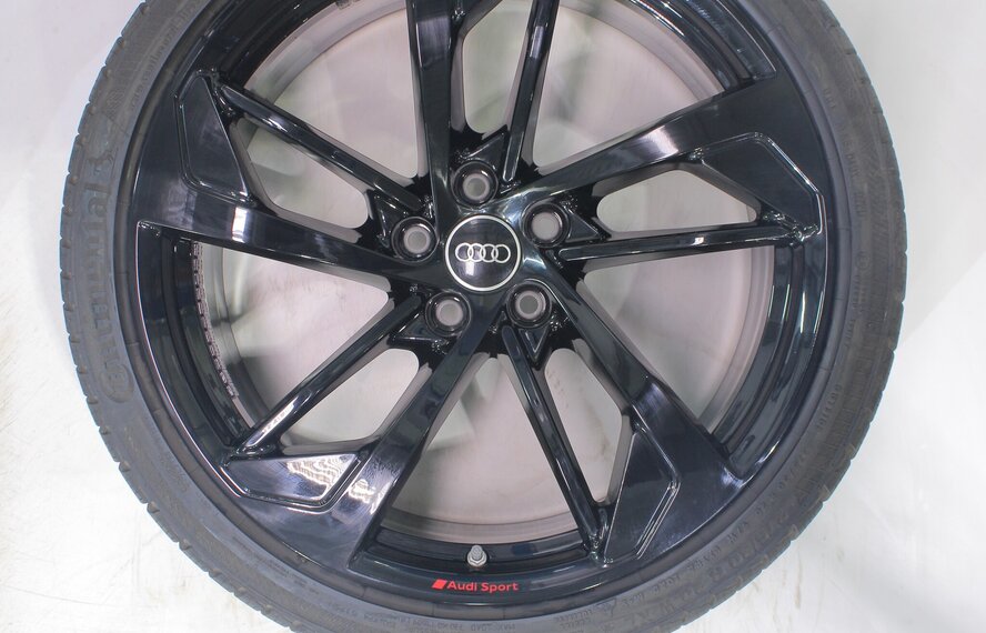 Audi Audi RS4 20 inch velgen Continental Winterbanden Origineel