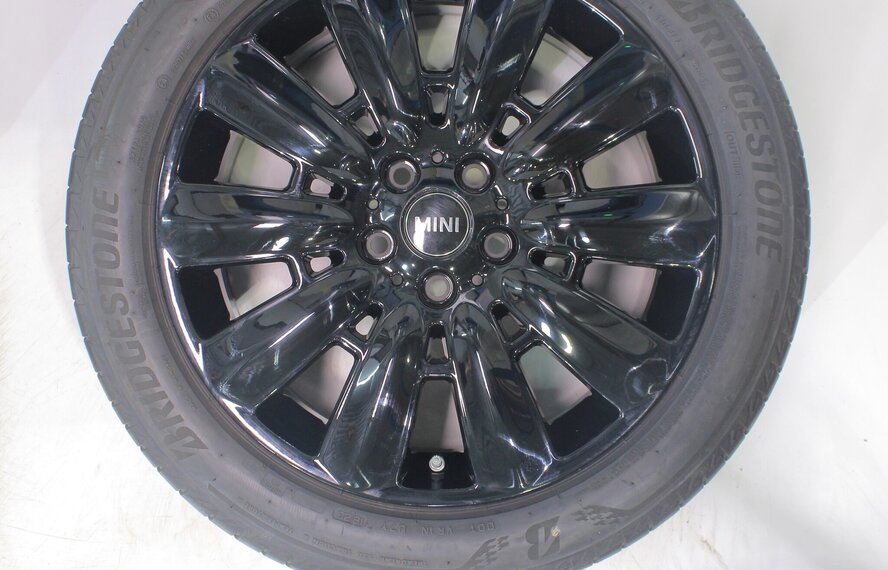 Mini Countryman F60 533 18 inch velgen Bridgestone Runflat Zomerbanden Origineel