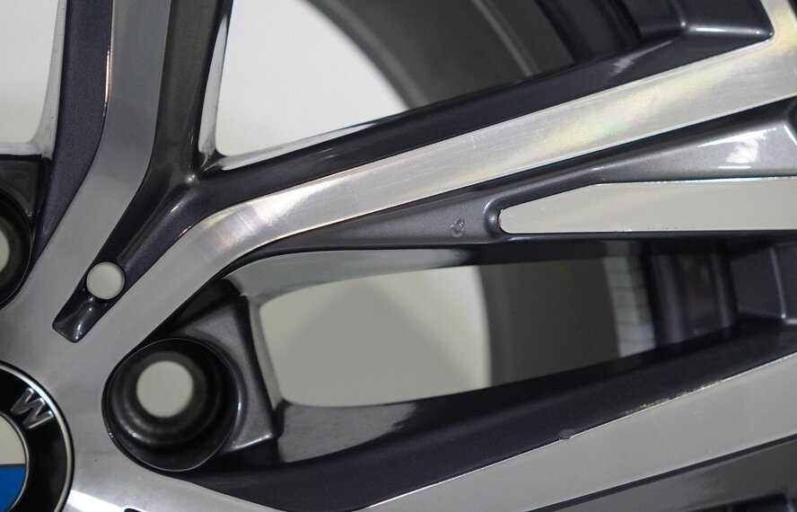 BMW BMW i4 G26 Gran Coupé 853 18 inch velgen Pirelli Zomerbanden Origineel