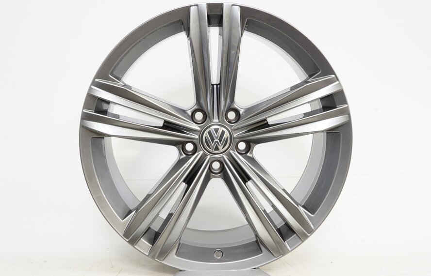 Volkswagen Originele Volkswagen Tiguan II 5NA601025E velg
