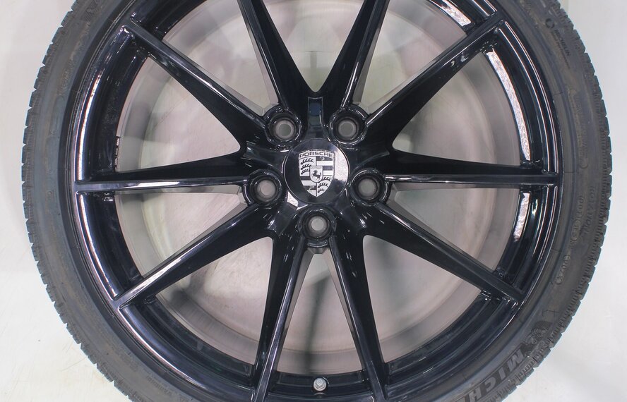 Porsche Porsche 911 992 Carrera S 4S Targa 4S 20 & 21 inch velgen Michelin Winterbanden Origineel