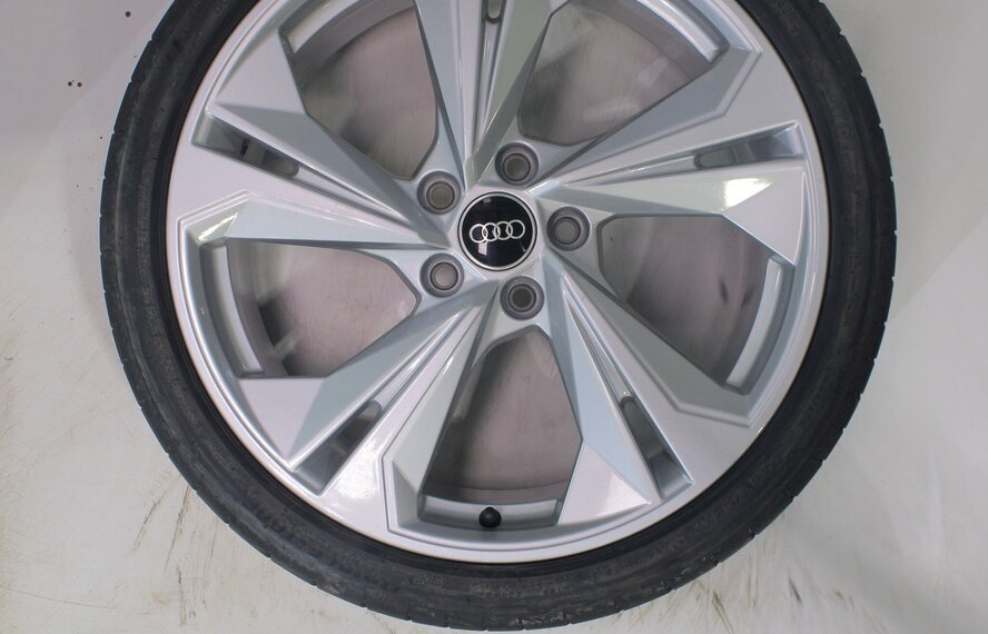 Audi Audi A3 S3 8Y 8V 19 inch velgen Bridgestone Zomerbanden Origineel