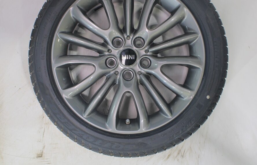 Mini Mini Clubman F54 519 17 inch velgen Pirelli Runflat Winterbanden Nieuw Origineel