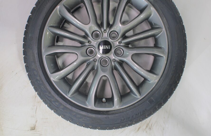 Mini Mini Clubman F54 519 17 inch velgen Pirelli Runflat Winterbanden Nieuw Origineel