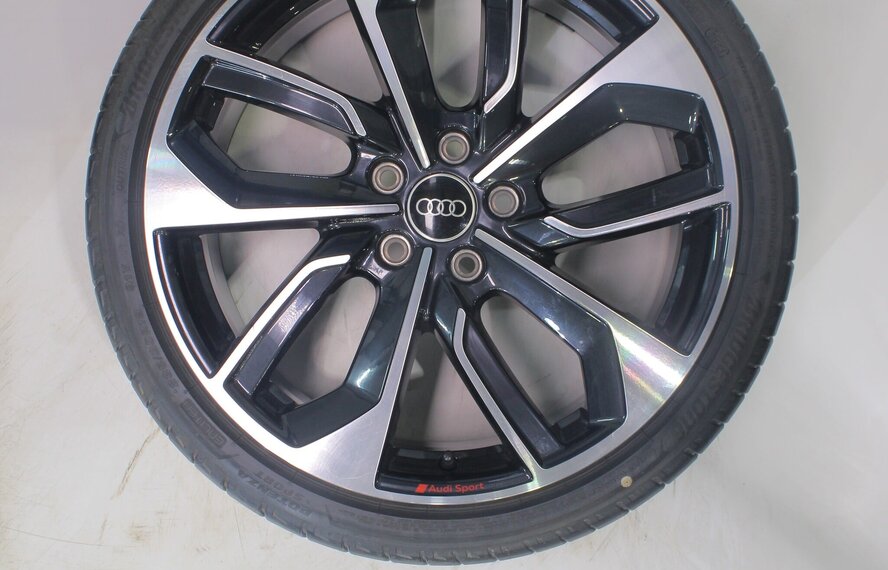 Audi Audi A3 S3 8Y 8V 19 inch velgen Bridgestone Zomerbanden Origineel