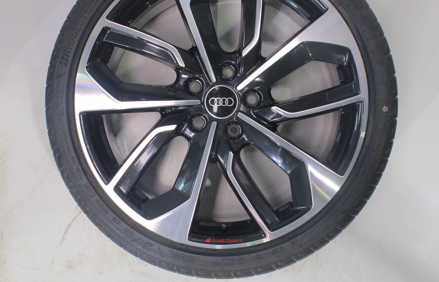 Audi Audi A3 S3 8Y 8V 19 inch velgen Bridgestone Zomerbanden Origineel