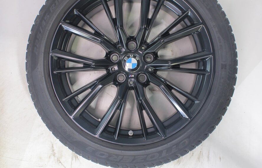 BMW BMW 2 serie 3 serie 4 serie G20 G21 G22 G42 796M 18 inch velgen Pirelli Runflat Winterbanden Origineel