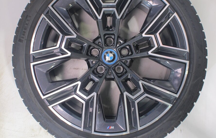 BMW BMW 5 serie i5 G60 G61 939M 20 inch velgen Pirelli Winterbanden Origineel