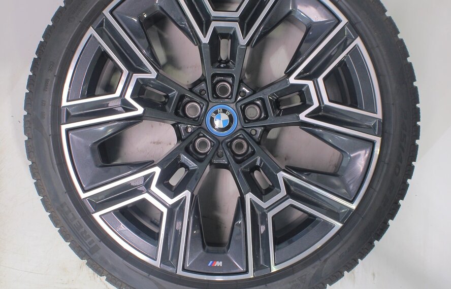 BMW BMW 5 serie i5 G60 G61 939M 20 inch velgen Pirelli Winterbanden Origineel