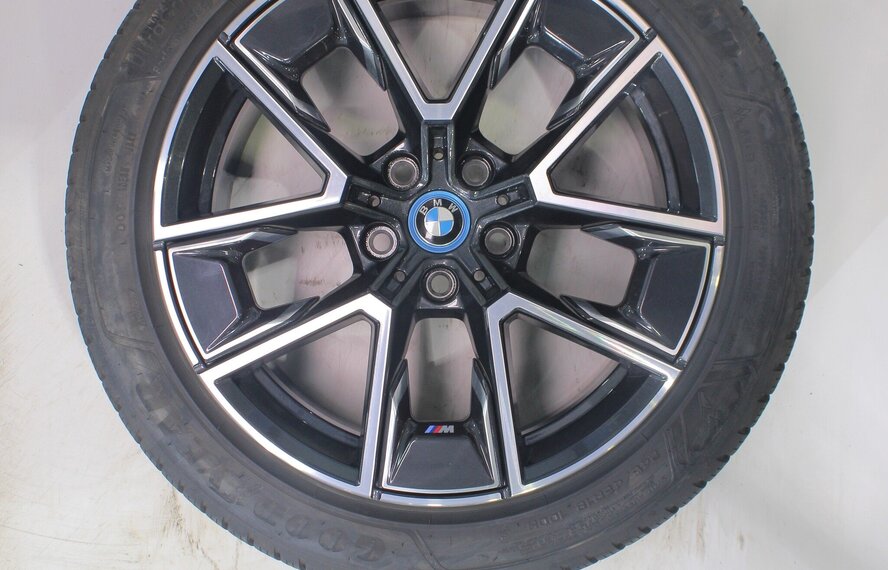 BMW BMW 4 serie i4 G26 858M 18 inch velgen Goodyear Winterbanden Origineel