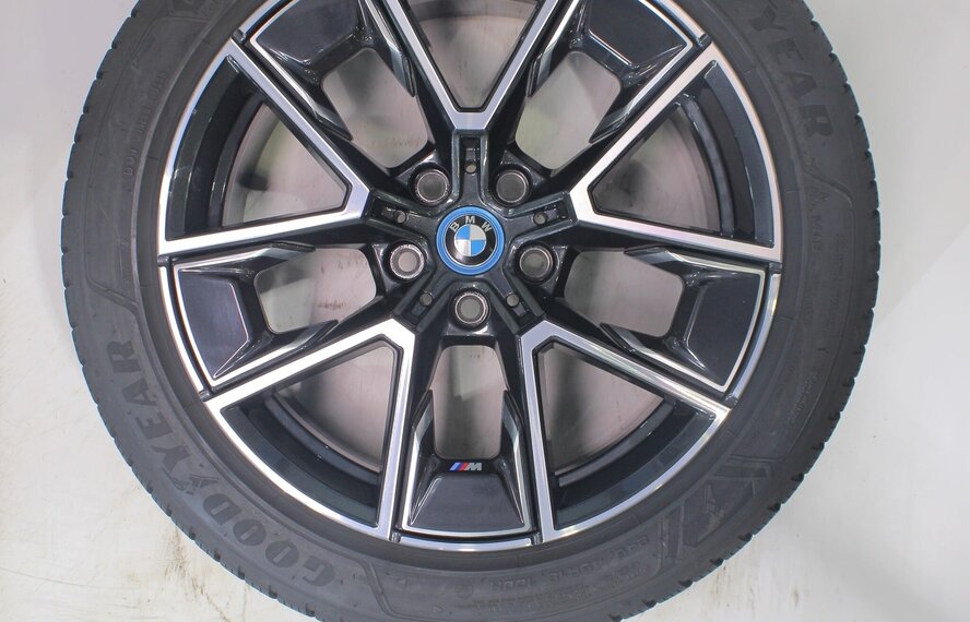 BMW BMW 4 serie i4 G26 858M 18 inch velgen Goodyear Winterbanden Origineel