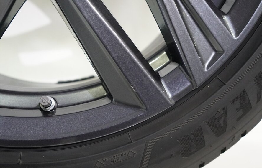 BMW BMW 4 serie i4 G26 853 18 inch velgen Goodyear Winterbanden Origineel