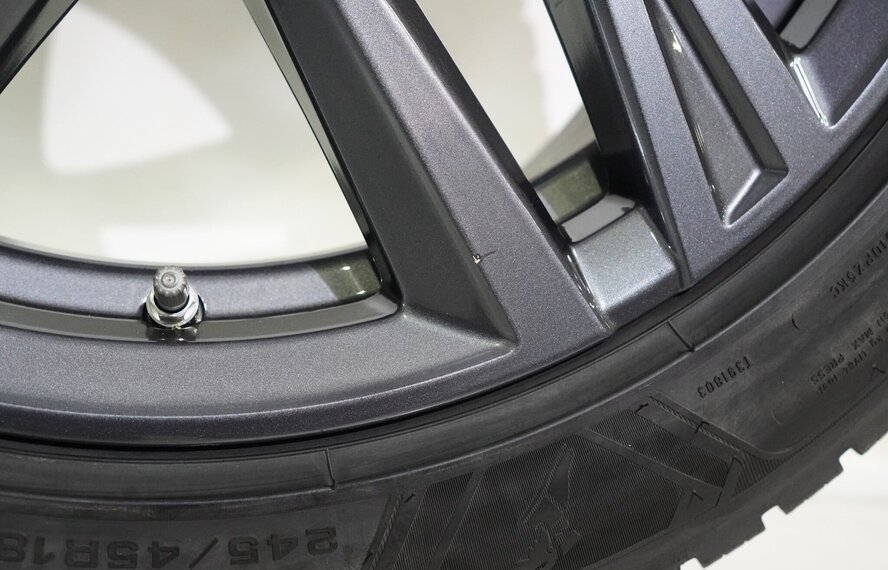 BMW BMW 4 serie i4 G26 853 18 inch velgen Goodyear Winterbanden Origineel