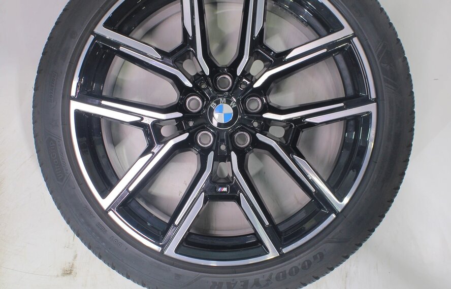 BMW BMW 4 serie i4 G26 859M 19 inch velgen Goodyear Winterbanden Origineel