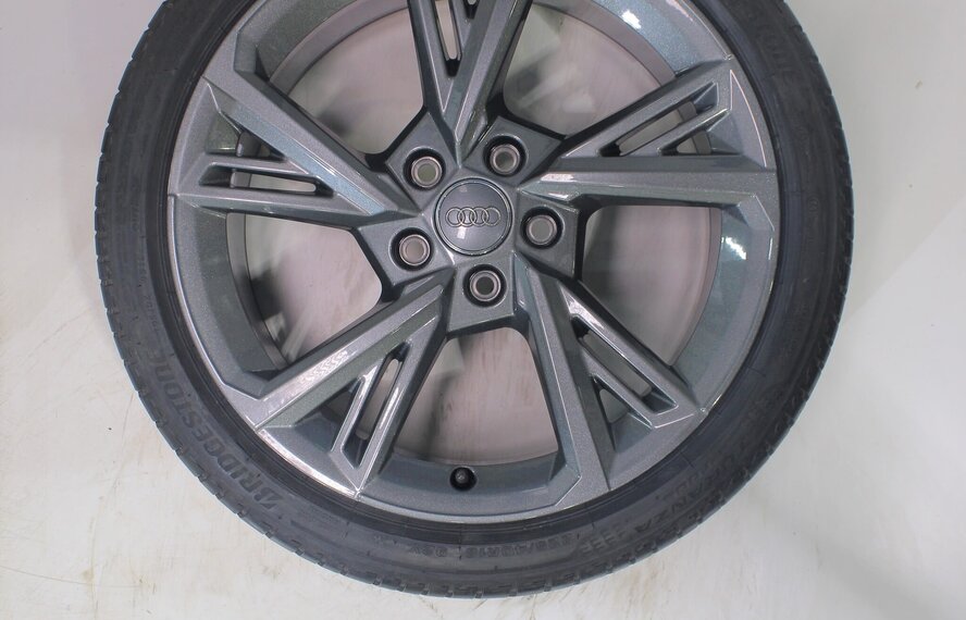 Audi Audi A3 S3 8Y 8V 18 inch velgen Bridgestone Zomerbanden Nieuw Origineel