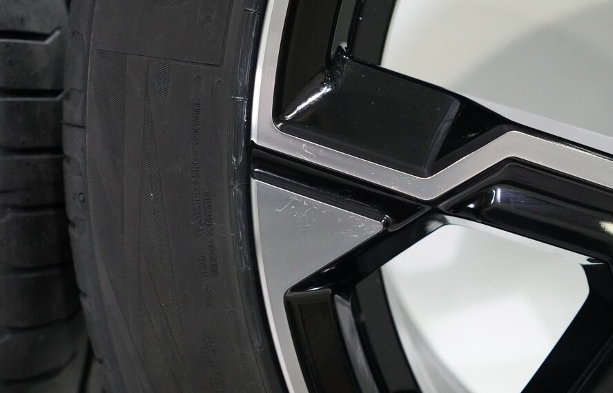 BMW BMW 7 serie G70 X3 G45 1036M 20 inch velgen Continental Zomerbanden Nieuw Origineel