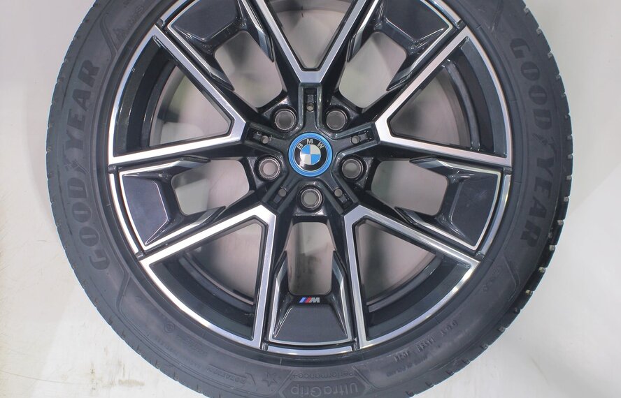 BMW BMW 4 serie i4 G26 858M 18 inch velgen Goodyear Winterbanden Nieuw Origineel