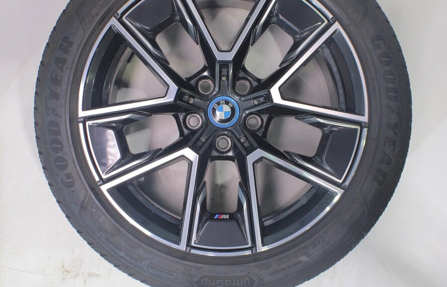 BMW BMW 4 serie i4 G26 858M 18 inch velgen Goodyear Winterbanden Nieuw Origineel