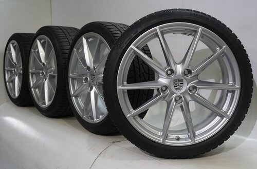 Porsche Porsche 911 992 Carrera S 4S Targa 4S 20 & 21 inch velgen Continental Winterbanden Origineel