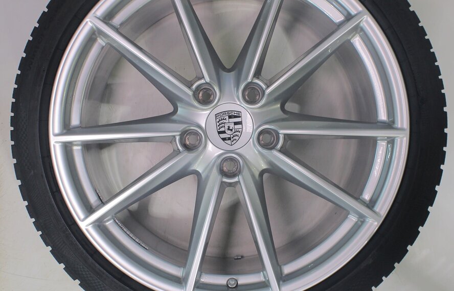 Porsche Porsche 911 992 Carrera S 4S Targa 4S 20 & 21 inch velgen Continental Winterbanden Origineel