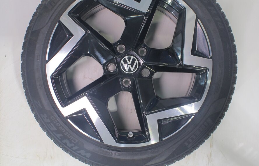 Volkswagen Volkswagen Passat 3J Coventry 18 inch velgen Pirelli Winterbanden Origineel