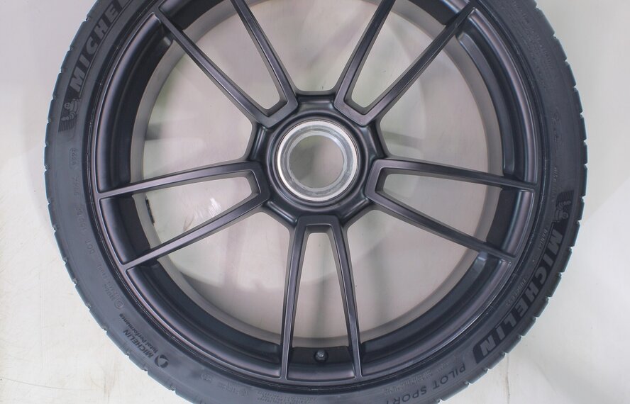 Porsche Porsche 911 992 GTS Turbo S GT3 20 & 21 inch velgen Michelin Zomerbanden Nieuw Origineel