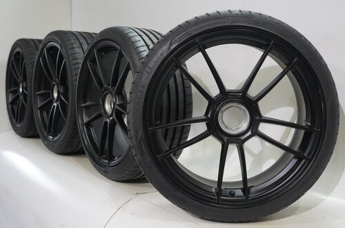 Porsche Porsche 911 992 GTS Turbo S GT3 20 & 21 inch velgen Goodyear Zomerbanden Nieuw Origineel