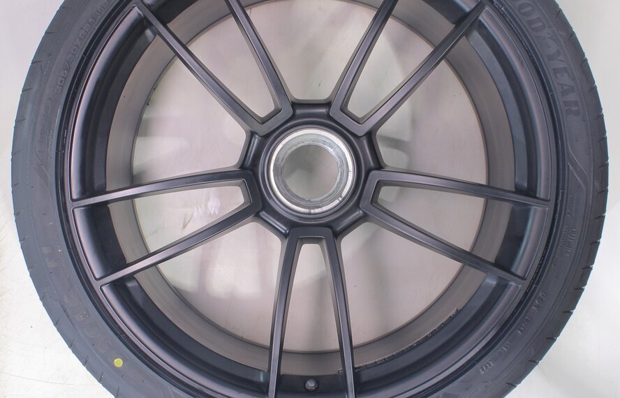 Porsche Porsche 911 992 GTS Turbo S GT3 20 & 21 inch velgen Goodyear Zomerbanden Nieuw Origineel