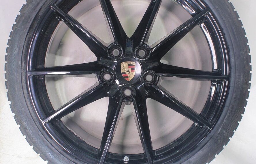 Porsche Porsche 911 992 Carrera S 4S Targa 4S 20 & 21 inch velgen Continental Winterbanden Nieuw Origineel