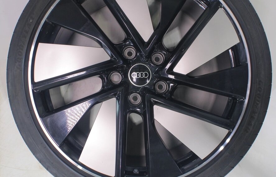 Audi Audi e-tron GT 21 inch velgen Goodyear Zomerbanden Nieuw Origineel