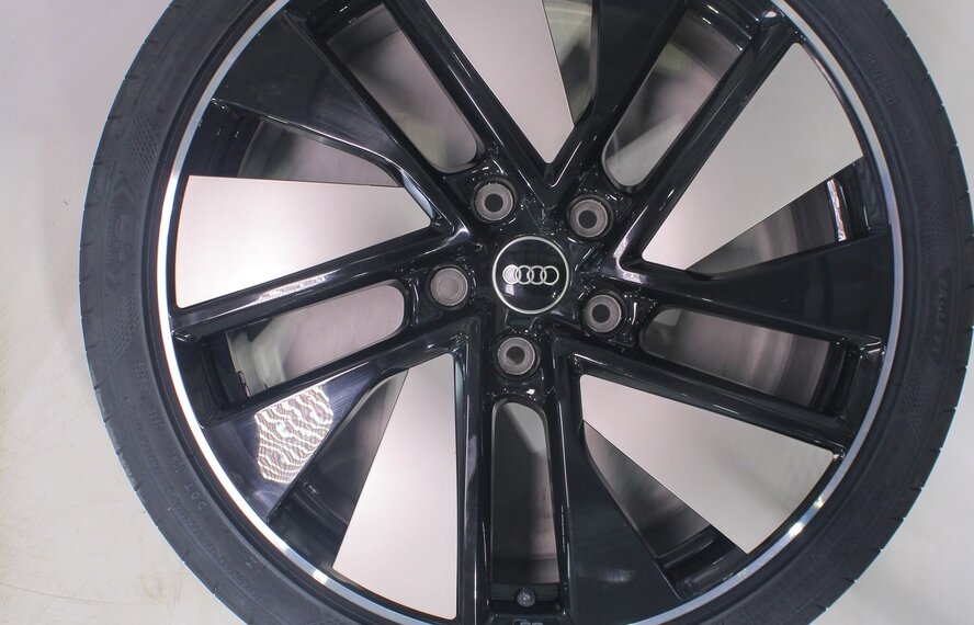 Audi Audi e-tron GT 21 inch velgen Goodyear Zomerbanden Nieuw Origineel