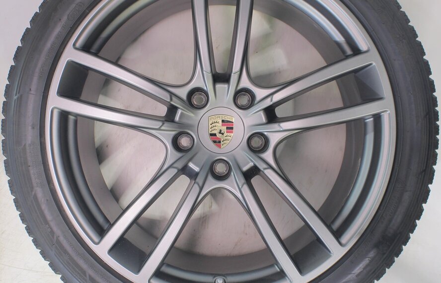 Porsche Porsche Cayenne E3 21 inch velgen Hankook Winterbanden Origineel