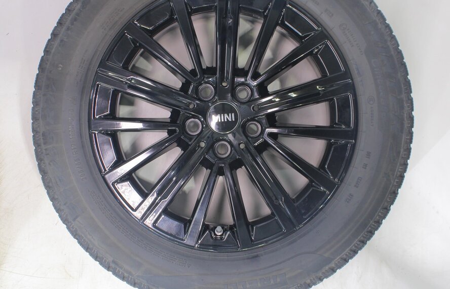 Mini U25 Countryman 833 17 inch velgen Pirelli Winterbanden Origineel