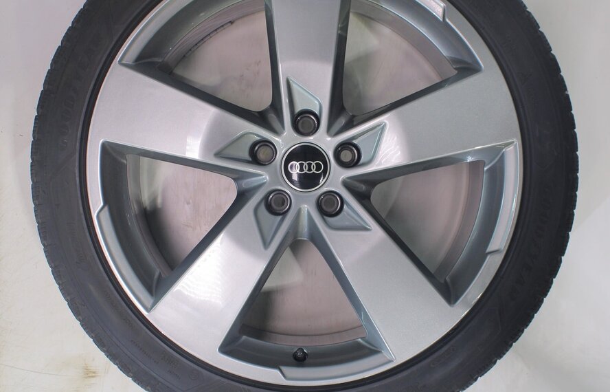 Audi Audi A6 A7 4K C8 20 inch velgen Goodyear Winterbanden Origineel